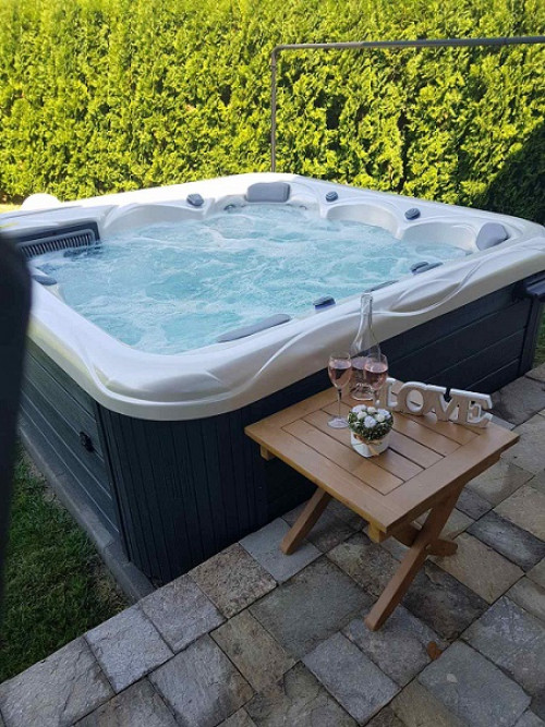 Проект градинско джакузи Wellis Venus с цвят на акрила Pearl White, Пирин голф, Разлог 14