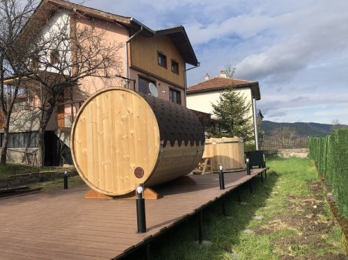 Сауна тип барел S240 с градинска каца от лиственница, с външна печка на дърва, с. Орехово 90