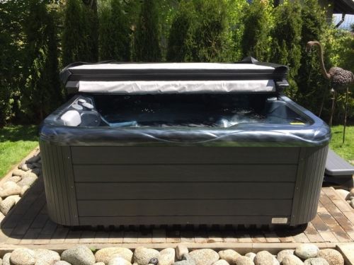 Проект джакузи Wellis Saturn с цвят на акрила Midnight Opal, кв. Горна баня 94